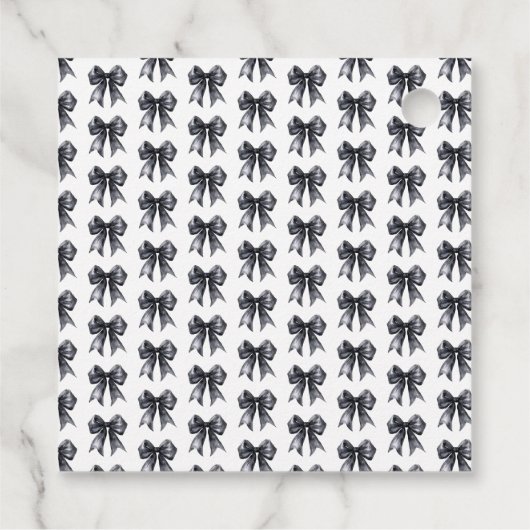 Black Coquette Bow Baby Shower Geschenkanhänger (Rückseite)