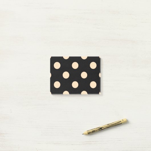 Black Cream Polka Dots Post-it Klebezettel (Auf Schreibtisch)