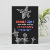 Black Danger Zone Kämpfer Jet Geburtstagseinladung Einladung (Stehend Vorderseite)