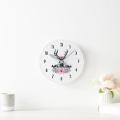 Black Deer Head w/ Pink Flowers & Mountains Runde Wanduhr (Zuhause)