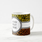 Black Dots & Circles Grid + Ihr Backgr. & Text Kaffeetasse (VorderseiteRechts)