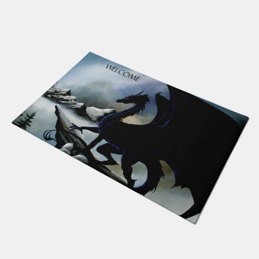 Black Dragon Fantasy Blue Mountains Fußmatte (Schrägansicht)