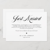 Black Elegant Bold Calligraphy Just Married Ankündigung (Vorne/Hinten)