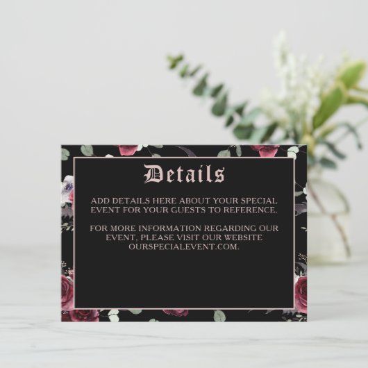 Black Elegant Gothic Bat and Rose Enclosure Card (Stehend Vorderseite)