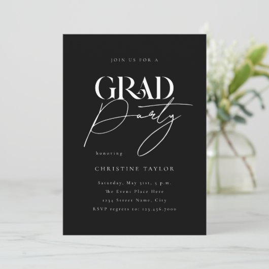 Black Elegant Typografy Foto Graduation Party Einladung (Stehend Vorderseite)