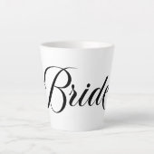 Black Elegante Lettering Bride Milchtasse (Vorderseite)