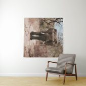 BLACK ELEPHANT WALKING ON BROWN SAND WANDTEPPICH (Beispiel (Horizontal))