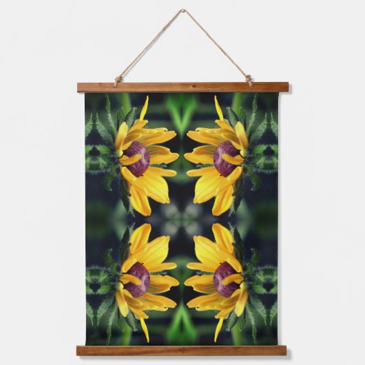 Black Eyed Susan Flower Unfolding Abstract Wandteppich Mit Holzrahmen (Vorderseite)