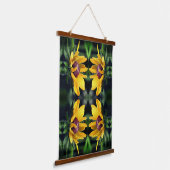 Black Eyed Susan Flower Unfolding Abstract Wandteppich Mit Holzrahmen (Gewinkelt)