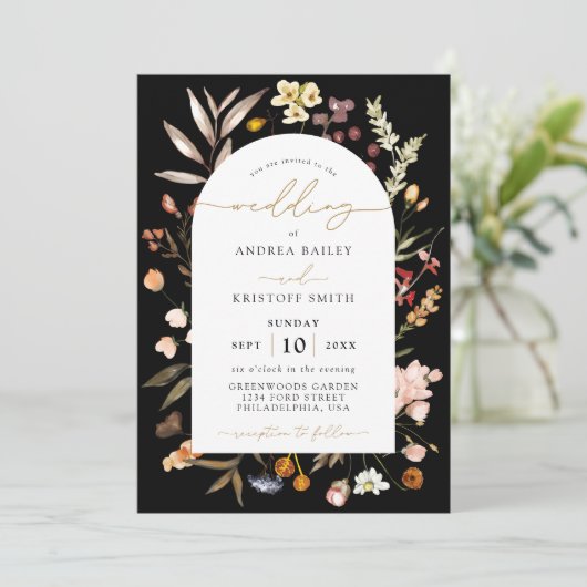 Black Fall Wildblume Boho Garden Arch Wedding Einladung (Stehend Vorderseite)