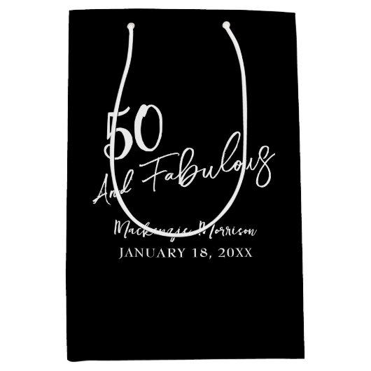 Black Fifty and Fabulous Script Birthday Party Mittlere Geschenktüte (Vorderseite)