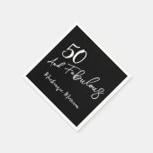 Black Fifty and Fabulous Script Birthday Serviette (Ecke)