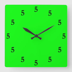 Black Five oClock Irgendwo auf Lime Green Quadratische Wanduhr