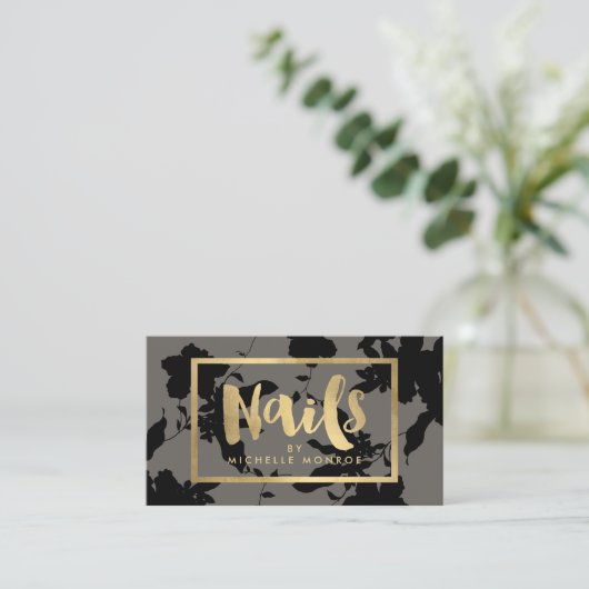 Black Floral Gold Text Nail Salon Grau Visitenkarte (Stehend Vorderseite)