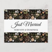 Black Floral Just Married Hochzeit Ankündigung (Vorderseite)