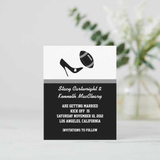Black Football Wedding Save the Date Announcement (Stehend Vorderseite)