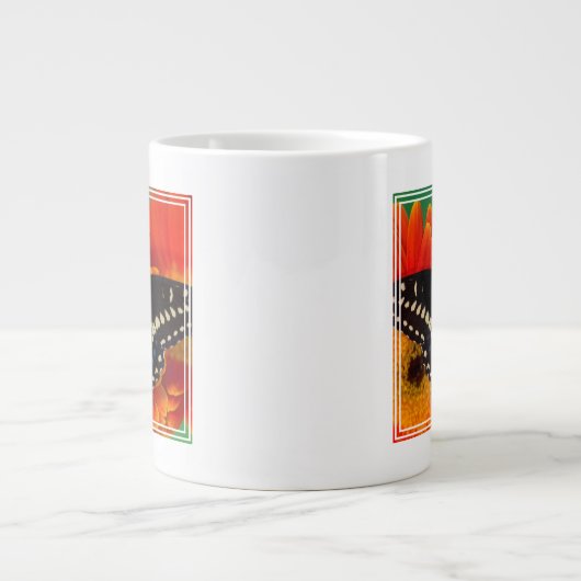 Black Frack Butterfly auf Gerberia Daisy Jumbo-Tasse (Vorderseite)