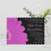 Black & Fuchsia Gerber Daisy Wedding Einladung (Stehend Vorderseite)