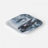Black German Shepherd in snow Duvet Cover Pappteller (Gewinkelt)