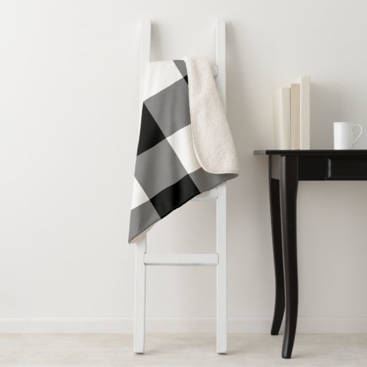 Black Gingham Pattern Sherpadecke (Beispiel)