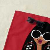 Black Girl on Red, White, Grau und Black Strandtuch (Beispiel)