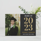 Black & Gold Abschluss Class Jahr mit Foto Einladung (Stehend Vorderseite)