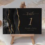 Black Gold Agate Dark Wedding Tischnummer<br><div class="desc">Der links Rand dieser eleganten,  modernen Hochzeitskarte weist eine schwarze Aquarellwand mit vergoldetem Imitat-Glitzer auf. Der anpassbare Text kombiniert goldfarbene Handschriften mit kursiven und kopperplate-Schriftart auf schwarzem Hintergrund.</div>