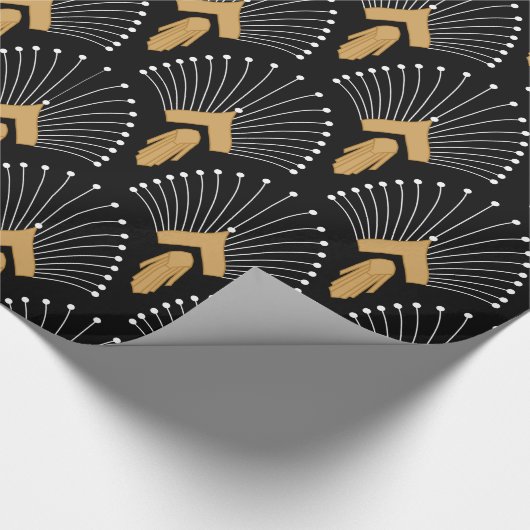 Black, Gold and White Art Deco Fan Flowers Motiv Geschenkpapier (Ecke)
