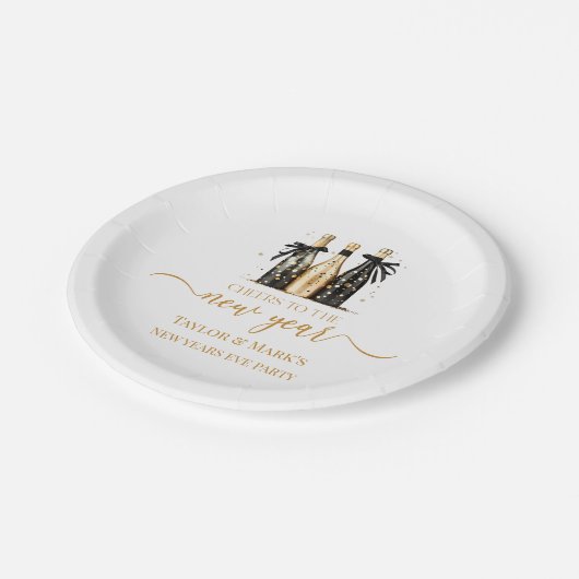 Black Gold Champagne Cheers New Years Eve Party Pappteller (Schrägansicht)