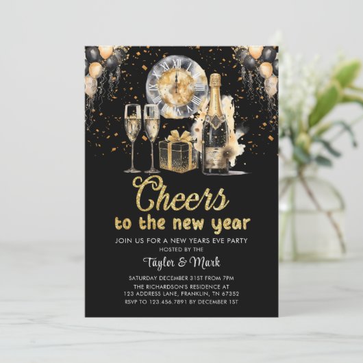 Black Gold Champagne Cheers Silvester Party Einladung (Stehend Vorderseite)