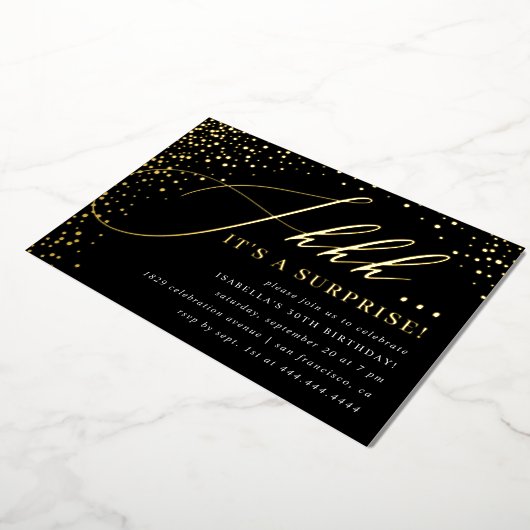 Black & Gold Confetti-Skript-Überraschung-Party Folieneinladung (Gedreht)