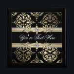 Black Gold Damask Keepake Geschenkboxen<br><div class="desc">Eleganter Schmuckkasten aus schwarzem und goldenem Damast. Fügen Sie Ihren eigenen Text zu personalisieren. Dies ist ein bedrucktes Design ohne echten Stift,  Juwelen,  etc.</div>