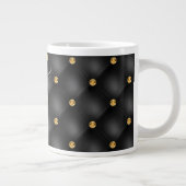Black Gold Diamond Tufted Individuelle Name Tasse (Rechts)