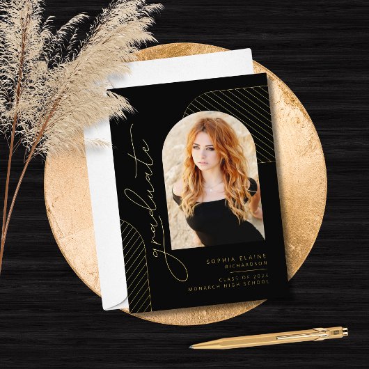 Black Gold Elegante Graduate Script Abschluss Folieneinladung