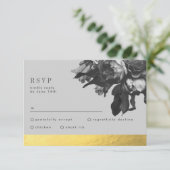 Black Gold Foil Stripe Rose Bouquet Wedding RSVP Karte (Stehend Vorderseite)