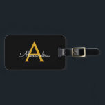 Black Gold Girl Script Monogram Name Modern Gepäckanhänger<br><div class="desc">Schwarz und Gold Monogramm Fügen Sie Ihren eigenen Namen Script Gepäcksack Tag Die Tasche Tag macht den perfekten süßen 16 Geburtstag,  Hochzeit,  Brautparty,  Babydusche oder Junggeselinnen-Abschied Geschenk für jemanden,  der ihr Zimmer in Stil dekoriert.</div>