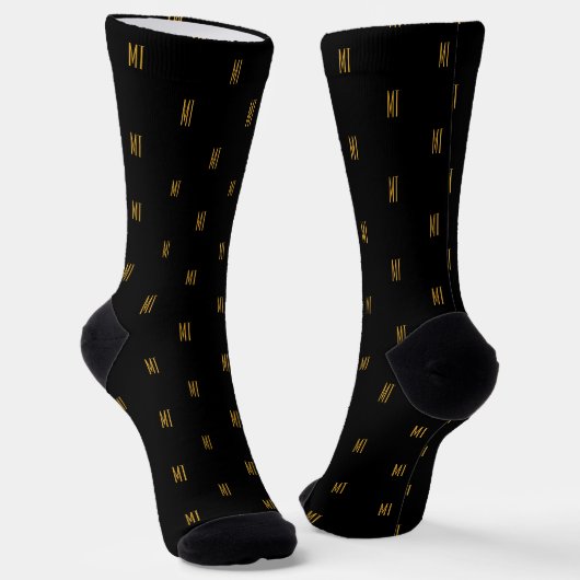 Black & Gold Minimalist Modern Initials Monogram Socken (Gewinkelt)