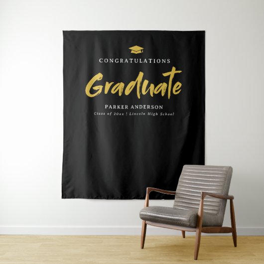 Black & Gold Moderne Brush Script Graduation Party Wandteppich (Beispiel)