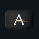 Black Gold Modernes Script Giron Monogram Name Badematte<br><div class="desc">Schwarz und Gold einfache Script Monogram Name Bath Mats. Das macht den perfekten Abschluss,  Geburtstag,  Hochzeit,  Brautdusche,  Jubiläumsdusche,  Babydusche oder Bachelorette-Party-Geschenk für jemanden,  der Glamour-Luxus und schicke Stile liebt.</div>