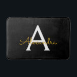 Black Gold Modernes Script Giron Monogram Name Badematte<br><div class="desc">Schwarz und Gold einfache Script Monogram Name Bath Mats. Das macht den perfekten Abschluss,  Geburtstag,  Hochzeit,  Brautdusche,  Jubiläumsdusche,  Babydusche oder Bachelorette-Party-Geschenk für jemanden,  der Glamour-Luxus und schicke Stile liebt.</div>