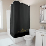 Black Gold Modernes Script Giron Monogram Name Duschvorhang<br><div class="desc">Schwarz und Gold Monogram Name Badezimmer Duschvorhang. Das macht den perfekten 16 Geburtstag,  Hochzeit,  Brautparty,  Jubiläum,  Babydusche oder Junggeselinnen-Abschied Geschenk für jemanden,  der Lieben glamourösen Luxus und schicke Stile.</div>