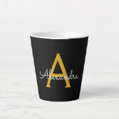 Black Gold Modernes Script Giron Monogram Name Milchtasse (Vorderseite)