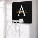 Black Gold Modernes Script Giron Monogram Name Mini Basketball Netz<br><div class="desc">Schwarz und Gold einfache Script Monogram Name Mini Basketball Hoop. Das macht den perfekten 16 Geburtstag,  Hochzeit,  Brautparty,  Jubiläum,  Babydusche oder Junggeselinnen-Abschied Geschenk für jemanden,  der Lieben glamourösen Luxus und schicke Stile.</div>