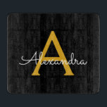 Black Gold Modernes Script Giron Monogram Name Schneidebrett<br><div class="desc">Schwarz und Gold einfache Script Monogram Name Cutting Board. Dies macht den perfekten Abschluss,  Geburtstag,  Hochzeit,  Brautparty,  Jubiläum,  Babydusche oder Junggeselinnen-Abschied Geschenk für jemanden,  die Lieben glamourösen Luxus und schicke Stile.</div>