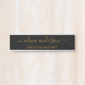 Black Gold Modernes Script Giron Monogram Name Türschild (Vorderseite )