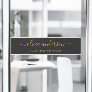 Black Gold Modernes Script Giron Monogram Name Türschild