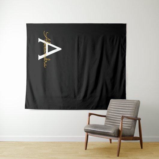 Black Gold Modernes Script Giron Monogram Name Wandteppich (Beispiel (Horizontal))