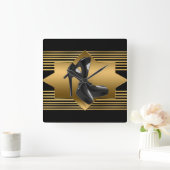 Black Gold Monogram Pattern & High Heels Quadratische Wanduhr (Zuhause)