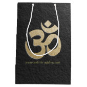 Black & Gold OM Symbol YOGA Meditation Instructor Mittlere Geschenktüte (Rückseite)
