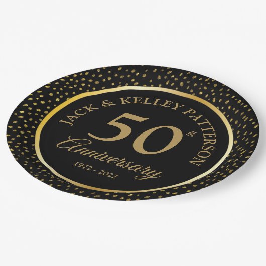 Black & Gold Papierplatte zum 50-jährigen Jubiläum Pappteller (Schrägansicht)